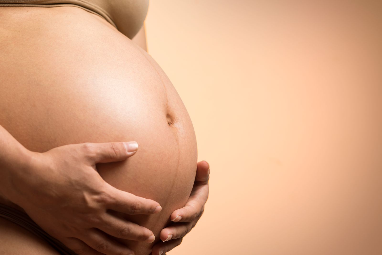 Detalhe de barriga de gestante
